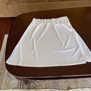 5/$30 White half slip